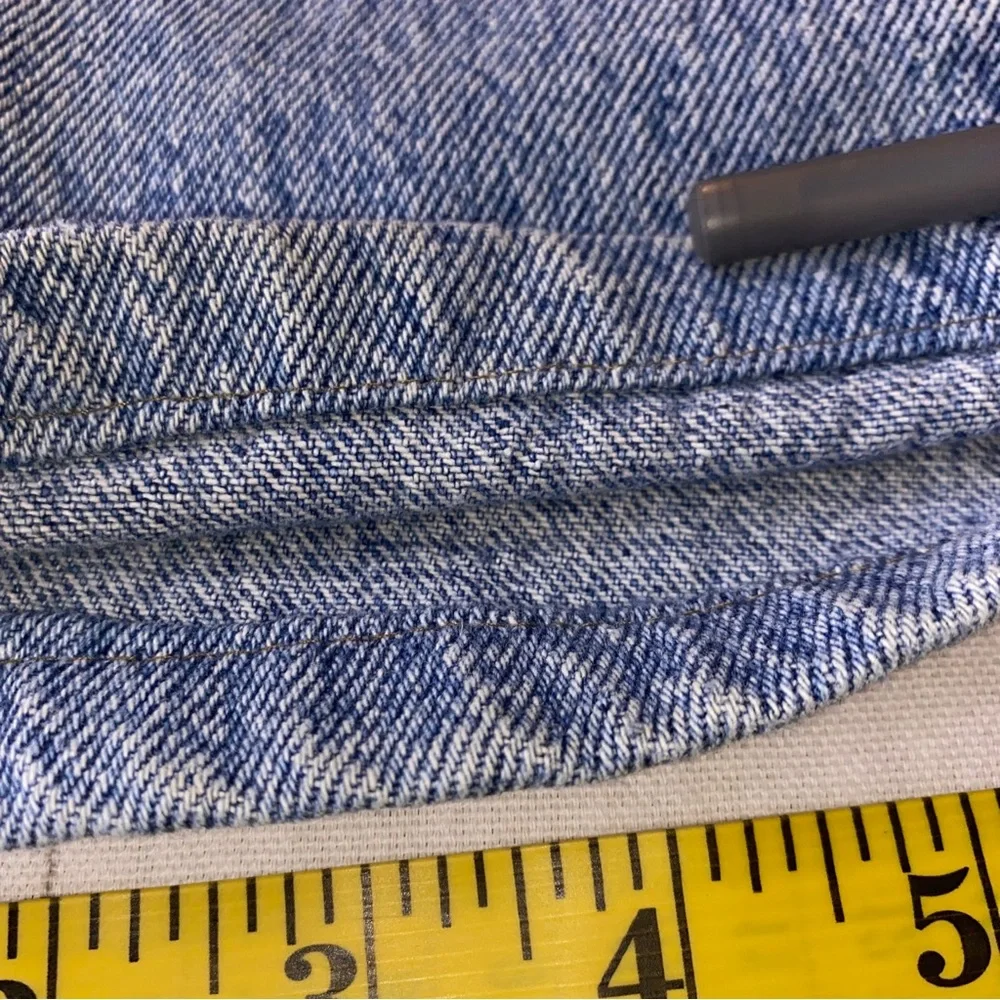 Vintage Levis 505 Made in USA Light Wash Denim Jeans 32